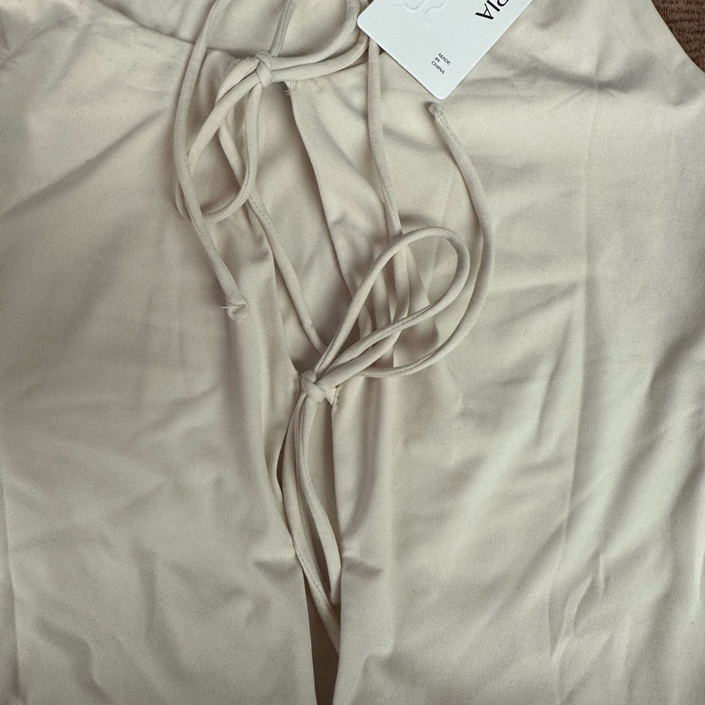 REORIA U-Neck Adjustable Tie-Front Crop Top Soft Sexy Sleeveless Tops <<300>> - Picture 5 of 8